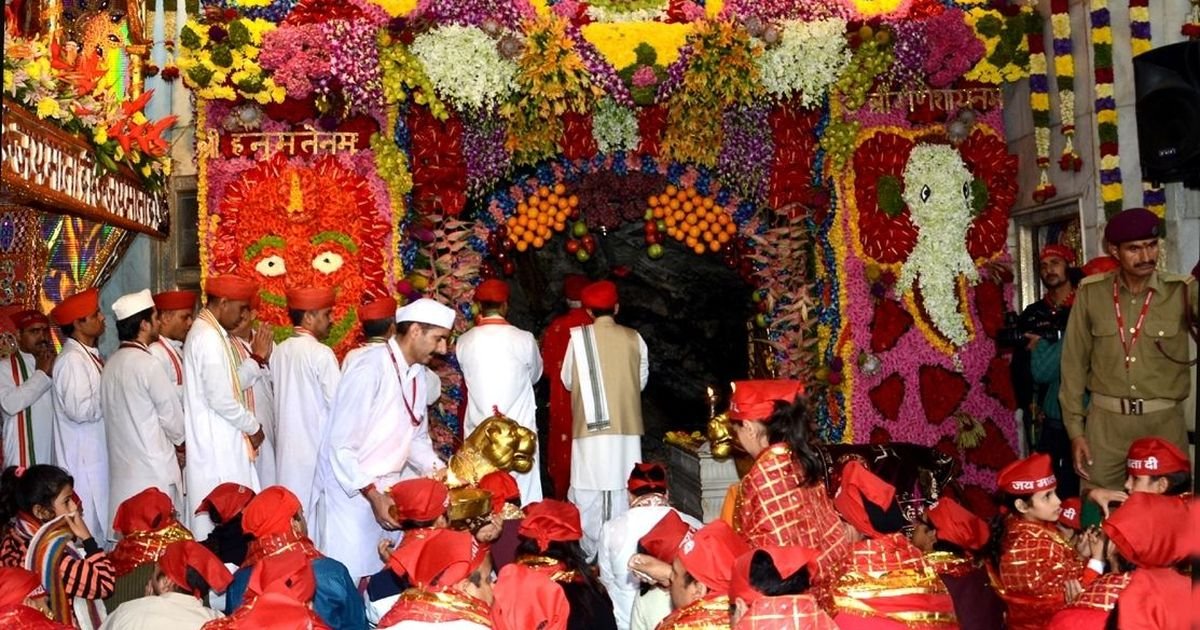 ਮੁੜ ਸ਼ੁਰੂ ਹੋਈ ਵੈਸ਼ਨੋ ਦੇਵੀ ਯਾਤਰਾ! ਮੱਥਾ ਟੇਕਣ ਲਈ ਲੱਗਿਆ ਸ਼ਰਧਾਲੂਆਂ ਦਾ ਤਾਂਤਾ
