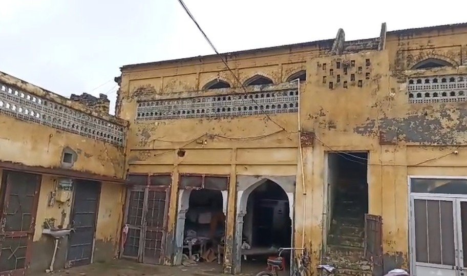 ਮੋਗਾ ’ਚ ਮੀਂਹ ਕਾਰਨ ਕਿਸਾਨ ਦਾ ਢਹਿ ਗਿਆ 100 ਸਾਲ ਪੁਰਾਣਾ ਘਰ