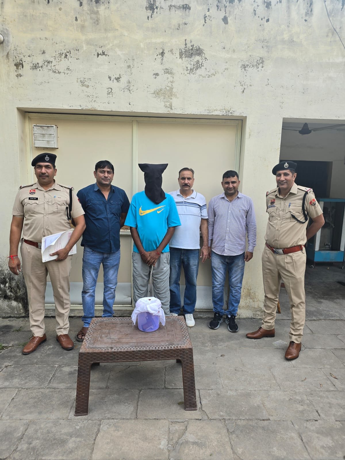 ਪਹਿਲਾੰ 2 ਕੁਇੰਟਲ ਗਾਂਜਾ, ਫਿਰ 7 ਲੜਾਈ-ਝਗੜੇ ਦੇ ਮਾਮਲੇ ਤੇ ਹੁਣ ਹਥਿਆਰਾੰ ਨਾਲ ਫੜਿਆ ਗਿਆ ਨੌਜਵਾਨ