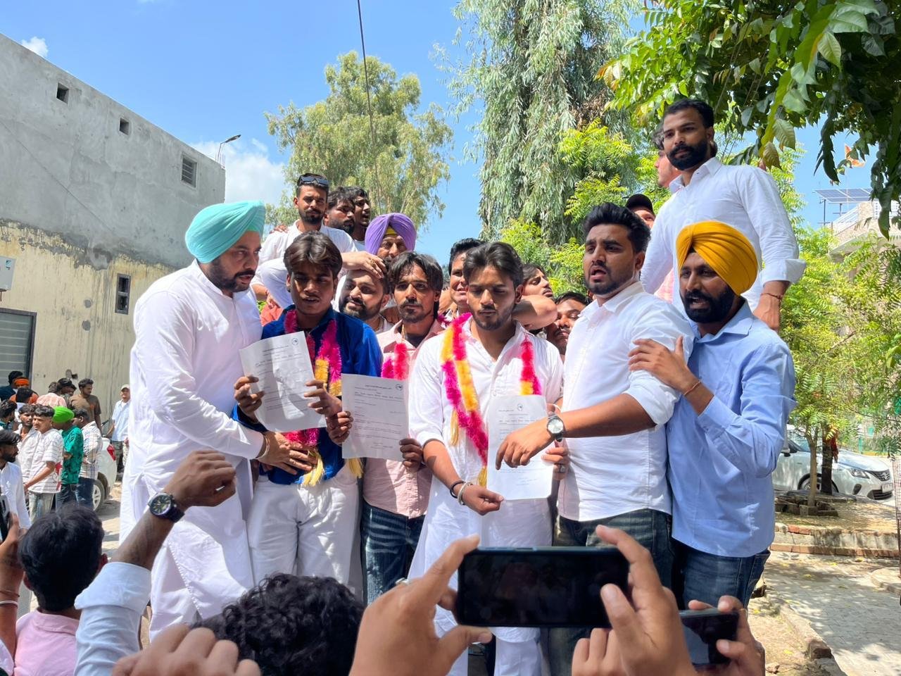 ਮਲੋਟ ‘ਚ ਡੀਏਵੀ ਕਾਲਜ ਚੋਣਾਂ ਨੂੰ ਲੈ ਕੇ ਤਣਾਅ: ਨੌਜਵਾਨਾਂ ਵੱਲੋਂ ਐਸ.ਐਚ.ਓ. ਸਮੇਤ ਪੁਲਿਸ ਪਾਰਟੀ ‘ਤੇ ਫਾਇਰਿੰਗ