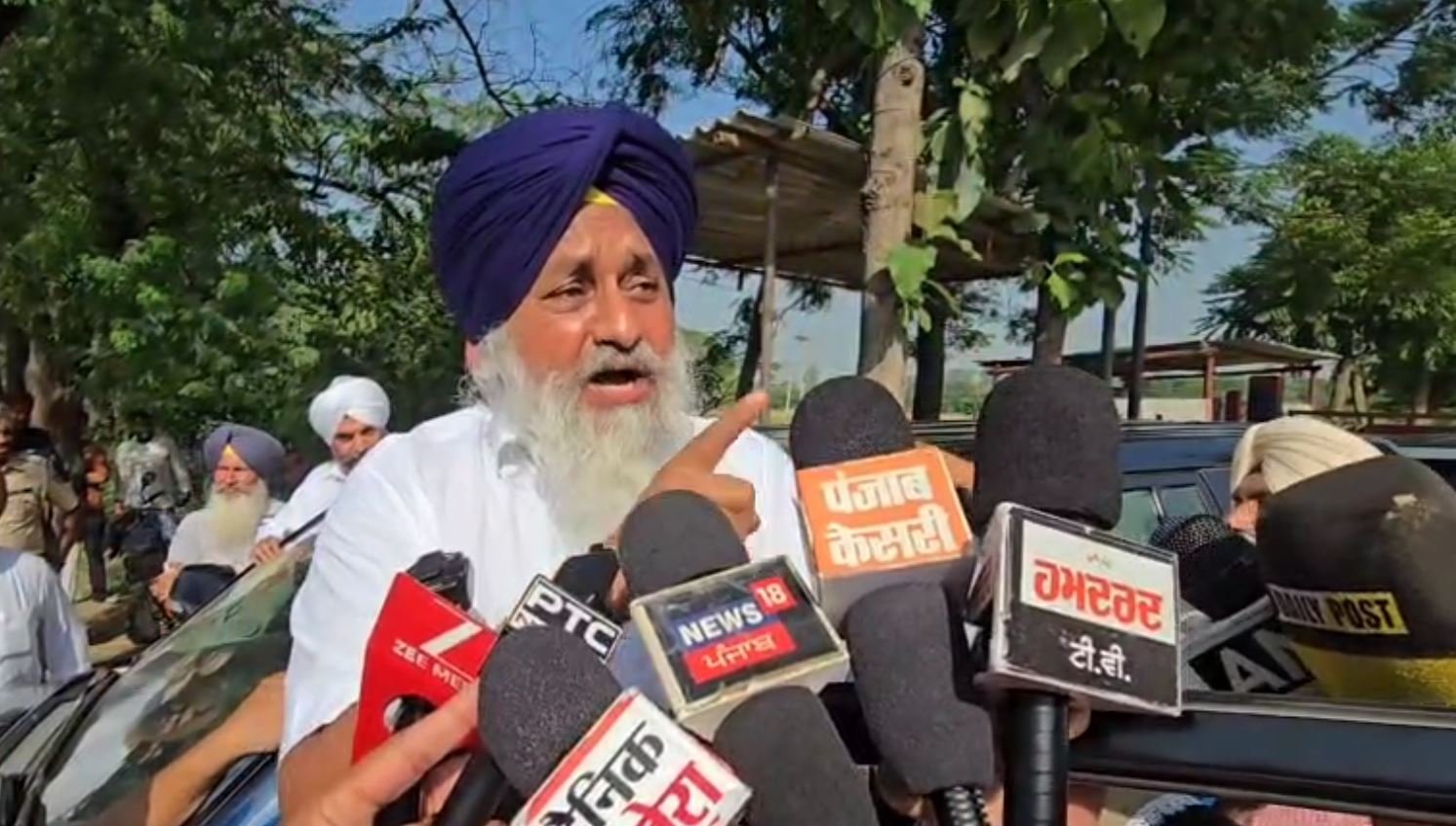 ਬਿਕਰਮ ਮਜੀਠੀਆ ਨੂੰ ਮਿਲਣ ਪਹੁੰਚੇ ਸੁਖਬੀਰ ਬਾਦਲ, ਜਾਣੋ SSP ਨੂੰ ਕੀ ਬੋਲੇ?