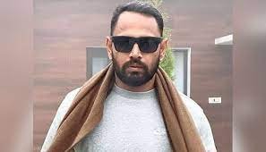 ਡੇਰਾ ਬਾਬਾ ਨਾਨਕ ਦੇ ਪਿੰਡ ਰਤੜ ਛਤੜ ਦੀ ਟੁੱਟੀ ਧੁੱਸੀ ਬੰਨ੍ਹ ਦੀ ਸੇਵਾ ਵਿੱਚ ਸ਼ਾਮਲ ਹੋਏ ਭਾਨਾ ਸਿੱਧੂ