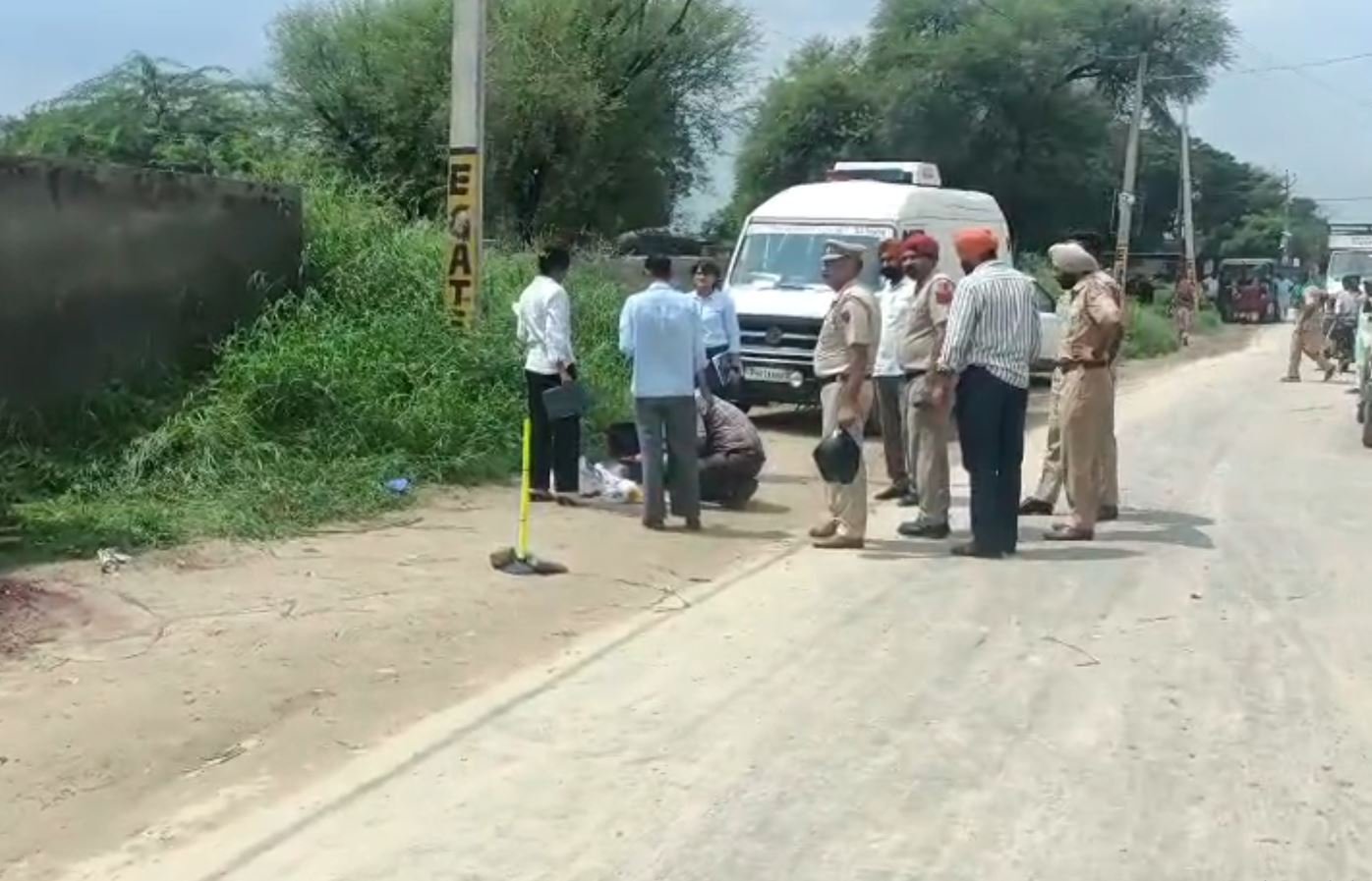 ਫ਼ੋਕੀ ਅਣਖ ਖਾਤਰ ਪਿਓ ਨੇ, ਧੀ ਤੇ ਮਾਸੂਮ ਦੋਹਤੀ ਦਾ ਕਹੀ ਮਾਰਕੇ ਕੀਤਾ ਕਤਲ