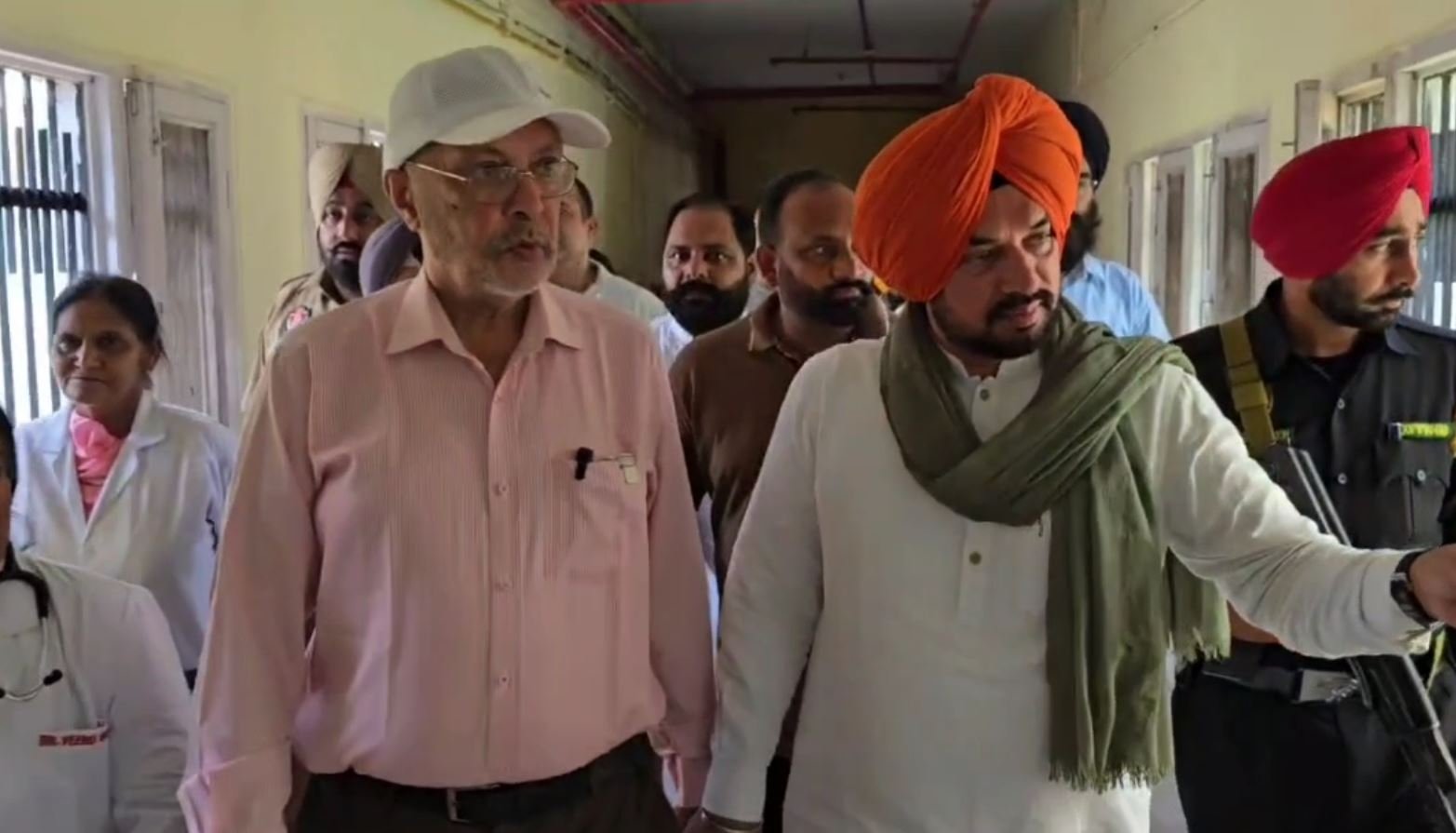 ਸਿਹਤ ਮੰਤਰੀ ਡਾ. ਬਲਬੀਰ ਸਿੰਘ ਵੱਲੋਂ ਨਾਭਾ ‘ਚ ਡੇਂਗੂ ਕੇਸਾਂ ਦਾ ਜਾਇਜ਼ਾ, ਸਿਵਲ ਹਸਪਤਾਲ ਅਤੇ ਹਾਟਸਪੌਟ ਇਲਾਕਿਆਂ ਦਾ ਦੌਰਾ