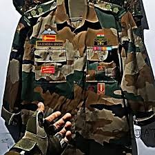 ਫੌਜੀ ਅਫਸਰ ਬਣ ਕੇ ਲੋਕਾਂ ਨਾਲ ਠੱਗੀ ਮਾਰਨ ਵਾਲੀ ਔਰਤ ਗ੍ਰਿਫ਼ਤਾਰ, ਹਥਿਆਰਾਂ ਅਤੇ ਵਰਦੀਆਂ ਸਮੇਤ ਕਈ ਸਾਮਾਨ ਜ਼ਬਤ