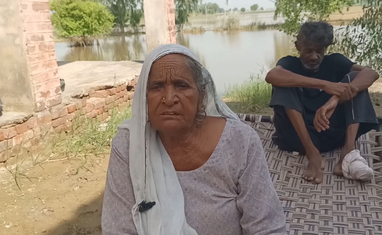 ਗੰਭੀਰ ਬਿਮਾਰੀ ਤੋਂ ਪੀੜਤ ਵਿਅਕਤੀ ‘ਤੇ ਟੁੱਟਿਆ ਦੁੱਖਾਂ ਦਾ ਪਹਾੜ, ਸਰਕਾਰੀ ਖੰਡਰ ‘ਚ ਰਹਿਣ ਲਈ ਹੋਇਆ ਮਜ਼ਬੂਰ, ਮੱਦਦ ਦੀ ਲਗਾਈ ਗੁਹਾਰ