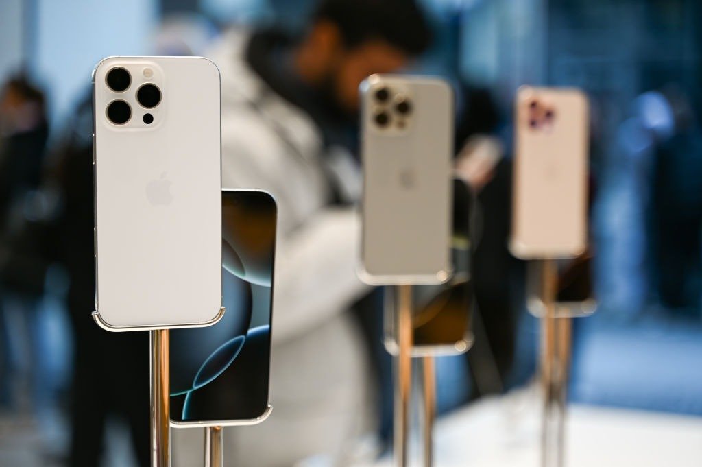 Year Ender 2025: ਸਾਲ ਦੇ ਸਭ ਤੋਂ ਸ਼ਕਤੀਸ਼ਾਲੀ ਫਲੈਗਸ਼ਿਪ ਫੋਨ! Galaxy S25 Ultra ਤੋਂ ਲੈ ਕੇ iPhone 17 Pro Max ਤੱਕ, ਜਾਣੋ ਕਿ ਅਸਲੀ ਰਾਜਾ ਕੌਣ