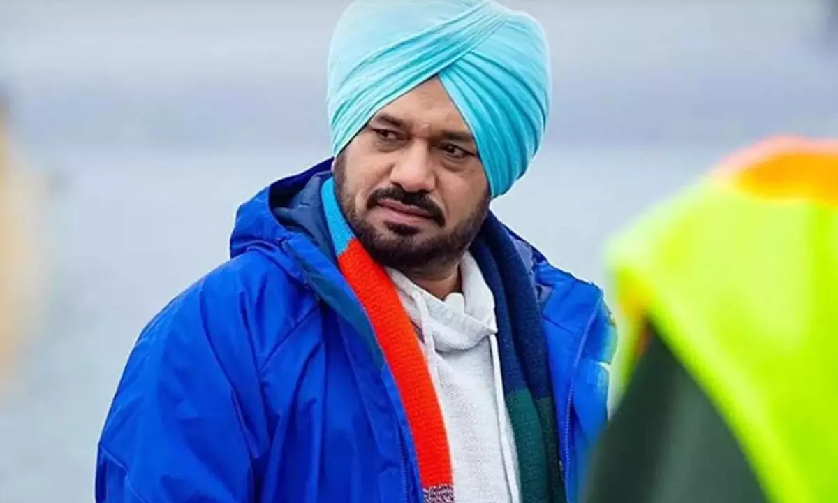 ਪ੍ਰਸਿੱਧ ਕਲਾਕਾਰ ਗੁਰਪ੍ਰੀਤ ਘੁੱਗੀ ਨੇ ਪਸ਼ੂਆਂ ਦੇ ਚਾਰੇ ਲਈ ਸਾਇਲੇਜ ਦੇ ਭੇਜੇ ਦੋ ਟਰੱਕ, ਲੋੜਵੰਦਾਂ ਦੇ ਮਕਾਨ ਬਣਾਉਣ ਲਈ ਵੀ ਮਦਦ ਦਾ ਦਿੱਤਾ ਭਰੋਸਾ
