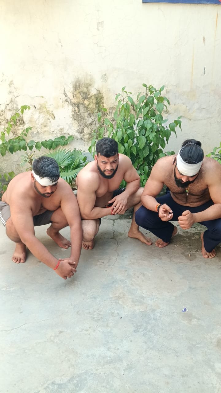 ढाबा मालिक ने खाने के मांगे पैसे तो बदमाशो ने जमकर पीटा, लाठी डंडों से की पिटाई