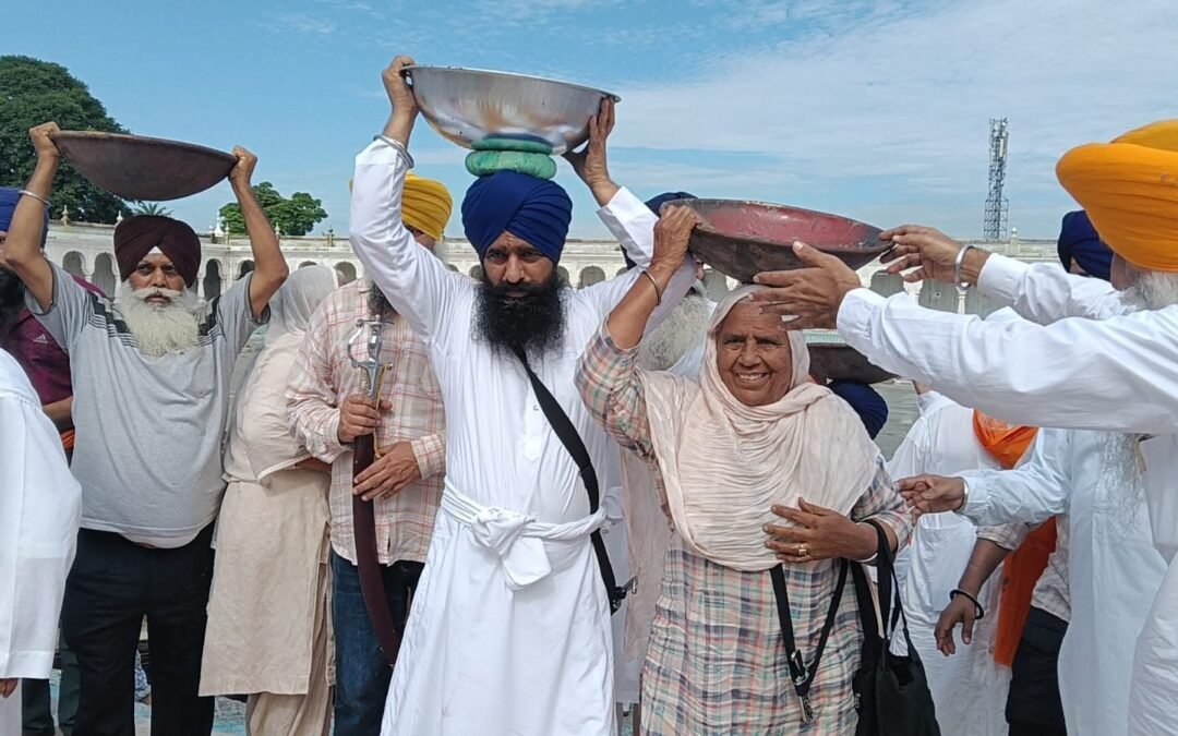 ਤਖ਼ਤ ਸ੍ਰੀ ਕੇਸਗੜ੍ਹ ਸਾਹਿਬ ਦੇ ਸਰੋਵਰ ਤੋਂ ਗਾਰਾ ਕੱਢਣ ਦੀ ਸੇਵਾ ਹੋਈ ਸ਼ੁਰੂ, ਸੰਤ ਬਾਬਾ ਬਚਨ ਸਿੰਘ ਦਿੱਲੀ ਵਾਲਿਆਂ ਵੱਲੋਂ ਕਾਰ ਸੇਵਾ ਸ਼ੁਰੂ