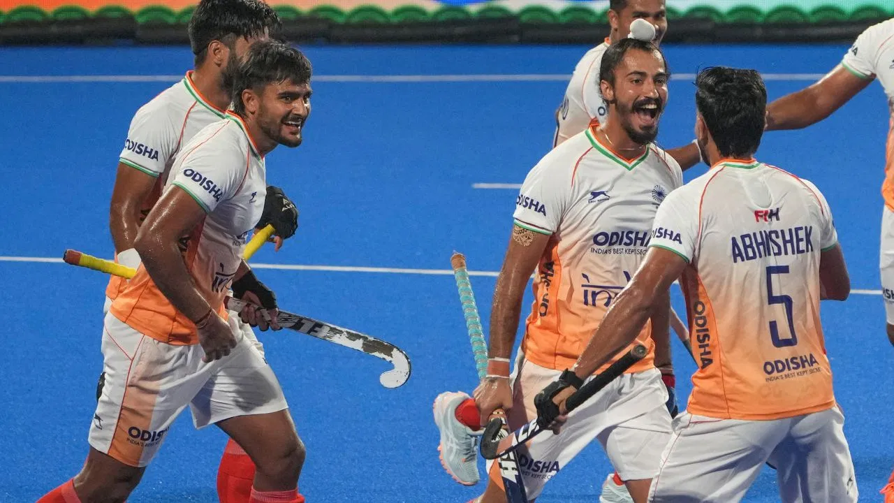 Asia Cup 2025 ਦੇ ਫਾਈਨਲ ਵਿੱਚ ਟੀਮ ਇੰਡੀਆ, ਚੀਨ ਨੂੰ 7-0 ਨਾਲ ਹਰਾਇਆ, 9ਵੀਂ ਵਾਰ ਖਿਤਾਬੀ ਮੈਚ ਖੇਡੇਗੀ Asia Cup 2025 ਦੇ ਫਾਈਨਲ ਵਿੱਚ ਟੀਮ ਇੰਡੀਆ, ਚੀਨ ਨੂੰ 7-0 ਨਾਲ ਹਰਾਇਆ, 9ਵੀਂ ਵਾਰ ਖਿਤਾਬੀ ਮੈਚ ਖੇਡੇਗੀ