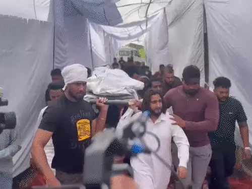 ਗਾਇਕ ਖਾਨ ਸਾਬ ਦੀ ਮਾਂ ਦੀ ਮ੍ਰਿਤਕ ਦੇਹ, ਕਪੂਰਥਲਾ ਦੇ ਜੱਦੀ ਪਿੰਡ ਪਹੁੰਚੀ, ਕੀਤਾ ਜਾਵੇਗਾ ਸਪੁਰਦ-ਏ-ਖਾਕ