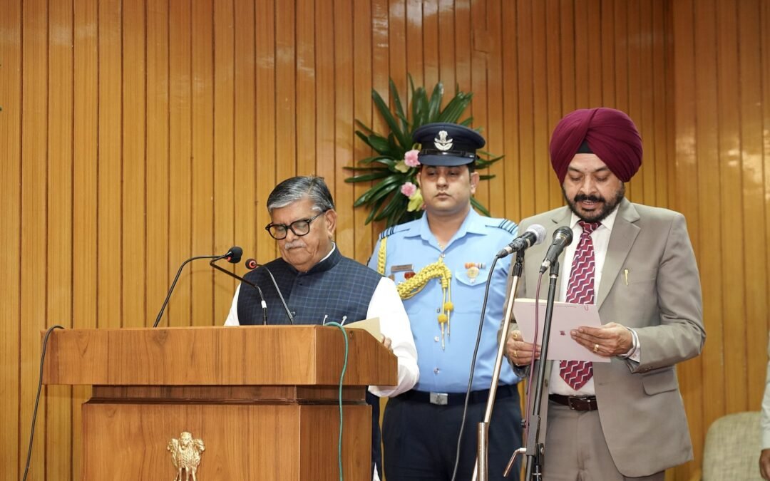 ਰਾਜਪਾਲ ਕਟਾਰੀਆ ਨੇ PPSC ਦੇ ਦੋ ਨਵ-ਨਿਯੁਕਤ ਮੈਂਬਰਾਂ ਨੂੰ ਚੁਕਾਈ ਸਹੁੰ