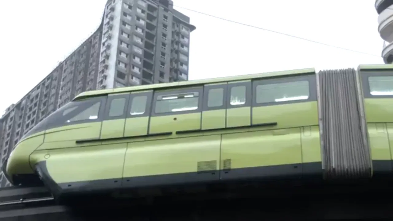 ਮੁੰਬਈ ਵਿੱਚ ਭਾਰੀ ਮੀਂਹ ਦੌਰਾਨ ਮੋਨੋਰੇਲ ਅਚਾਨਕ ਹੋ ਗਈ ਬੰਦ, 17 ਯਾਤਰੀਆਂ ਨੂੰ ਕੱਢਿਆ ਗਿਆ ਬਾਹਰ