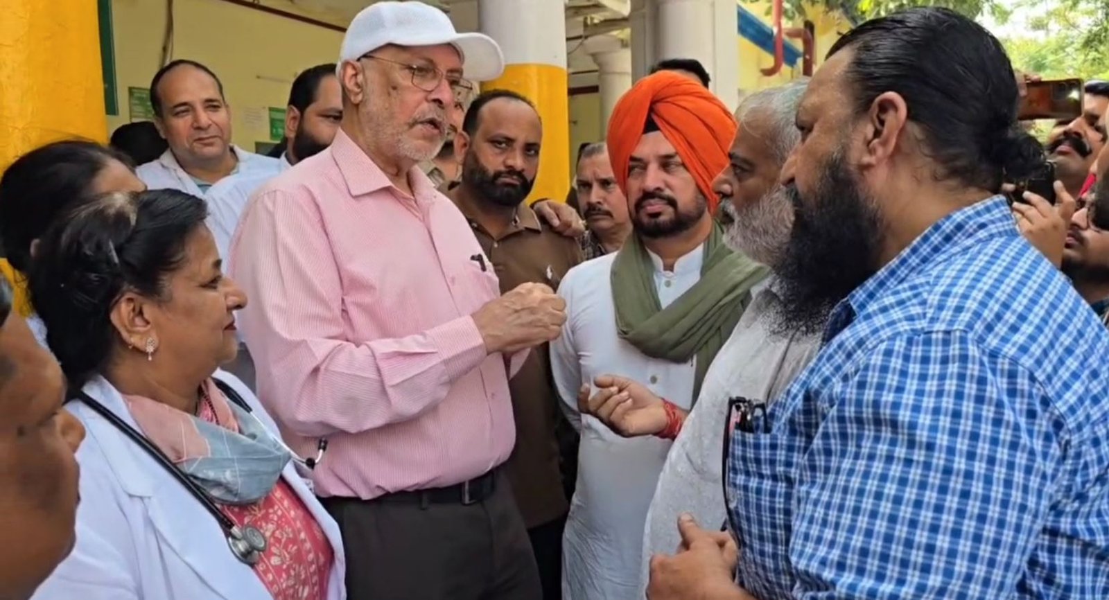 ਸਿਹਤ ਸਹੂਲਤਾਂ ਜਾਣਨ ਲਈ ਸਿਵਲ ਹਸਪਤਾਲ ਪਹੁੰਚੇ ਮੰਤਰੀ ਬਲਵੀਰ ਸਿੰਘ, ਗਾਇਕ ਰਾਜਵੀਰ ਜਵੰਦਾ ਦੀ ਹਾਲ ਬਾਰੇ ਪ੍ਰਗਟਾਈ ਚਿੰਤਾ