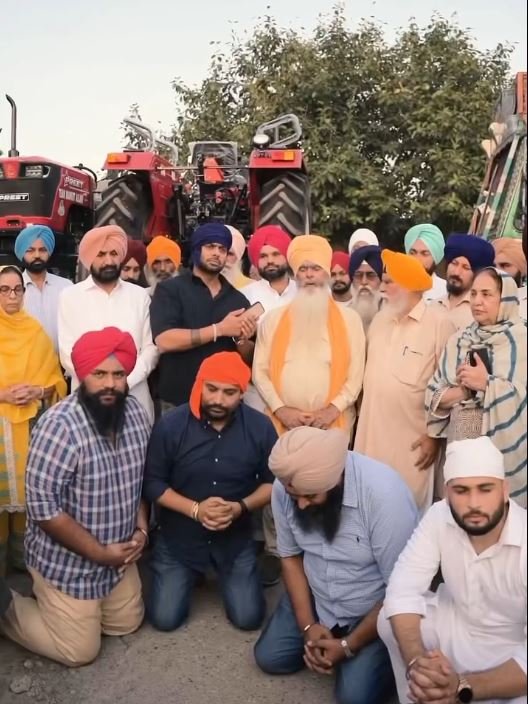 ਹੜ੍ਹ ਪ੍ਰਭਾਵਿਤ ਲੋਕਾਂ ਨਾਲ ਡੱਟ ਕੇ ਖੜ੍ਹਿਆ ਮਨਕੀਰਤ ਔਲਖ, ਦਾਨ ਕੀਤੇ 10 ਹੋਰ ਟਰੈਕਟਰ