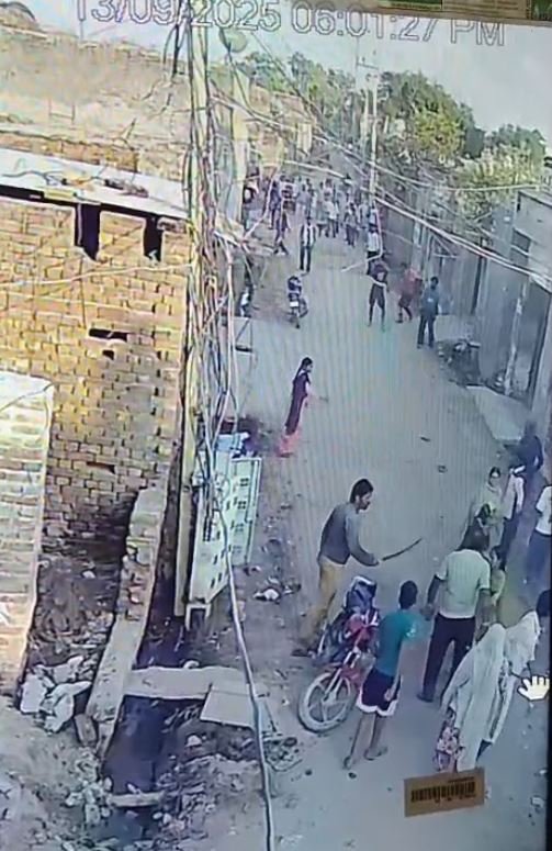 ਫਿਰੋਜ਼ਪੁਰ ‘ਚ ਜੰਗ ਦਾ ਮੈਦਾਨ ਬਣਿਆ ਪਿੰਡ ਸੇਠਾਂ ਵਾਲਾ, ਜ਼ਮੀਨ ਨੂੰ ਲੈ ਕੇ ਇੱਕ ਦੂਜੇ ਦੇ ਖੂਨ ਦੇ ਪਿਆਸੇ ਹੋਏ ਆਪਣੇ