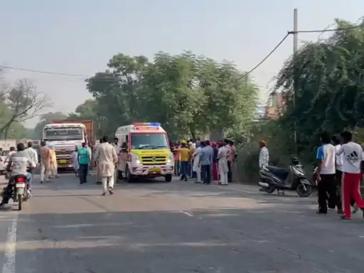 ਪੰਜਾਬ ਰੋਡਵੇਜ਼ ਦੀ ਬੱਸ ਨੇ 2 ਵਿਦਿਆਰਥਣਾਂ ਨੂੰ ਕੁਚਲਿਆ, ਮੌਕੇ 'ਤੇ ਹੀ ਮੌਤ