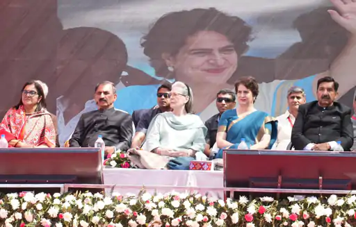 ਸ਼ਿਮਲਾ ਦੇ ਰਿਜ ਗਰਾਊਂਡ ‘ਤੇ ਵੀਰਭੱਦਰ ਸਿੰਘ ਦੇ ਬੁੱਤ ਦਾ ਉਦਘਾਟਨ, CM ਸੁੱਖੂ ਅਤੇ ਪ੍ਰਿਯੰਕਾ ਗਾਂਧੀ ਨੇ ਕਿਹਾ…