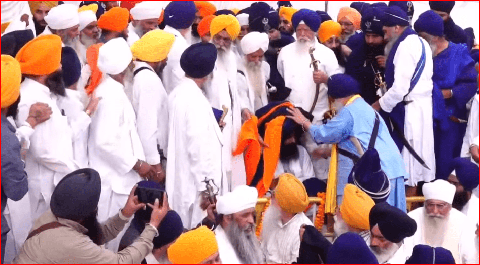 ਤਖਤ ਸ੍ਰੀ ਕੇਸਗੜ੍ਹ ਸਾਹਿਬ ਵਿਖੇ ਹੋਈ ਗਿਆਨੀ ਕੁਲਦੀਪ ਸਿੰਘ ਗੜਗੱਜ ਦੀ ਦੂਜੀ ਵਾਰ ਦਸਤਾਰਬੰਦੀ, ਸ਼ਾਮਲ ਹੋਈਆਂ ਕਈ ਜਥੇਬੰਦੀਆਂ