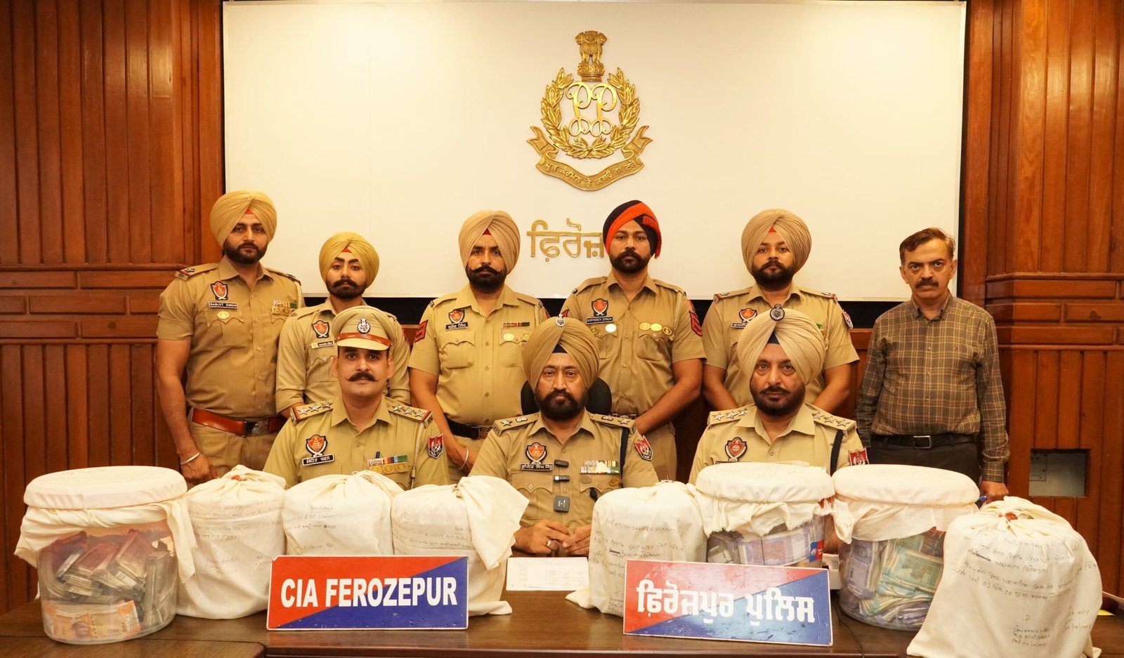 ਫਿਰੋਜ਼ਪੁਰ ਪੁਲਿਸ ਵੱਲੋਂ ਵੱਡੀ ਕਾਰਵਾਈ, 25 ਕਰੋੜ ਦੀ 5 ਕਿਲੋ ਹੈਰੋਇਨ ਅਤੇ 29 ਲੱਖ ਨਕਦ ਸਮੇਤ ਦੋ ਨਸ਼ਾ ਤਸਕਰ ਗ੍ਰਿਫ਼ਤਾਰ
