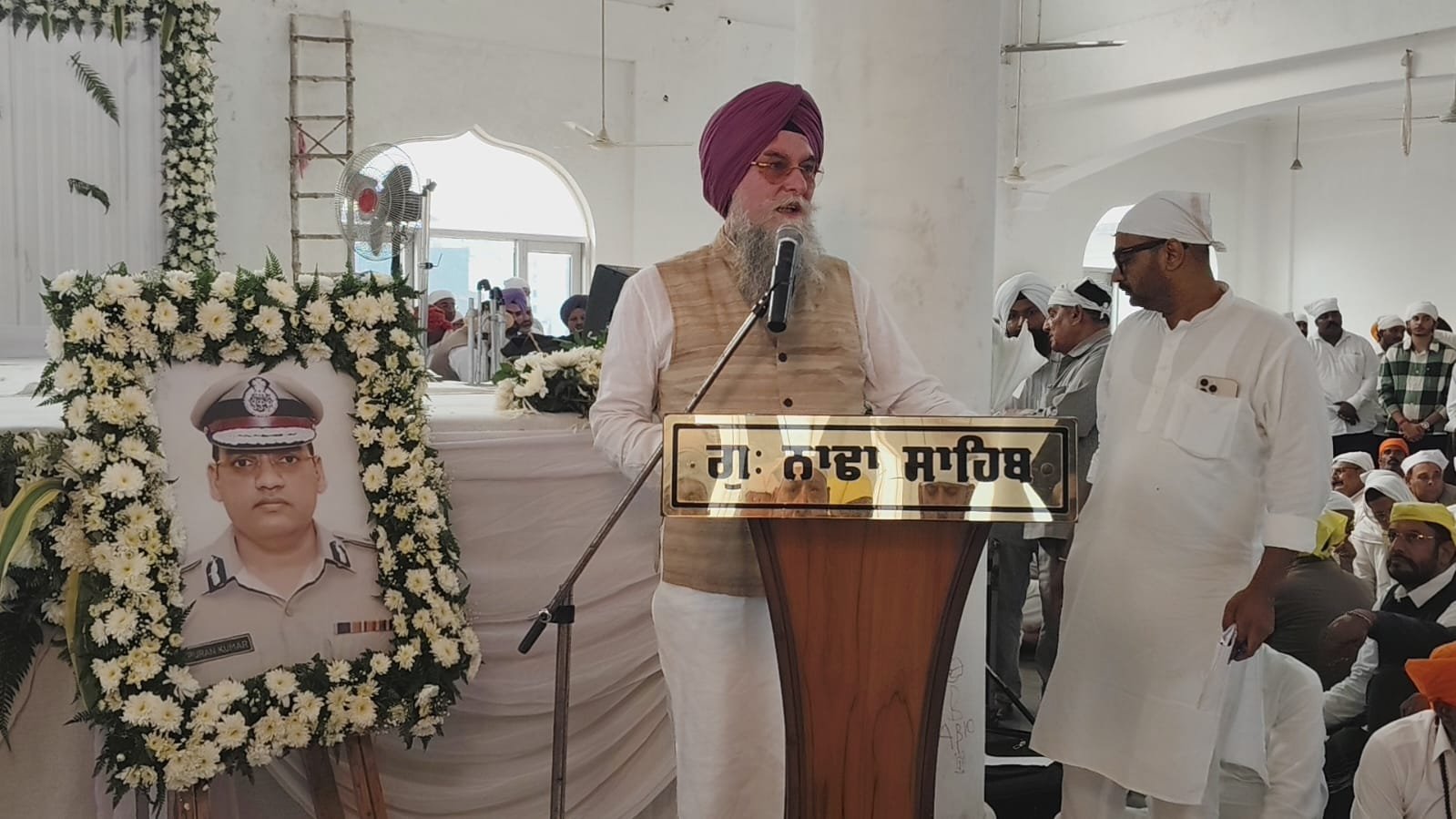 ਸਪੀਕਰ ਕੁਲਤਾਰ ਸਿੰਘ ਸੰਧਵਾਂ ਵੱਲੋਂ ਮਰਹੂਮ ਆਈ.ਪੀ.ਐਸ. ਵਾਈ. ਪੂਰਨ ਕੁਮਾਰ ਨੂੰ ਭੇਟ ਕੀਤੀ ਸ਼ਰਧਾਂਜਲੀ