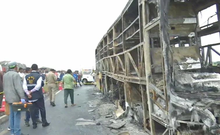 ਆਂਧਰਾ ਪ੍ਰਦੇਸ਼ ਦੇ ਕੁਰਨੂਲ ਵਿੱਚ ਭਿਆਨਕ ਸੜਕ ਹਾਦਸਾ, ਬੱਸ ਨੂੰ ਅੱਗ ਲੱਗਣ ਕਾਰਨ 20 ਯਾਤਰੀ ਜ਼ਿੰਦਾ ਸੜੇ