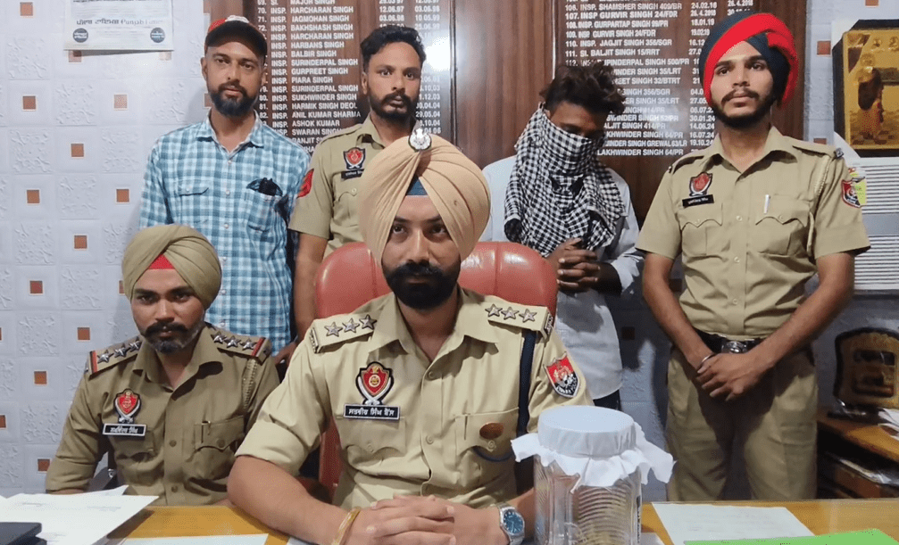 ਘਰ ‘ਚੋਂ ਲੱਖਾਂ ਦੇ ਗਹਿਣੇ ਚੋਰੀ ਕਰਨ ਵਾਲਾ ਚੋਰ ਦੋ ਦਿਨਾਂ ‘ਚ ਕਾਬੂ, 12 ਤੋਲੇ ਸੋਨਾ ਅਤੇ 11 ਤੋਲੇ ਚਾਂਦੀ ਬਰਾਮਦ