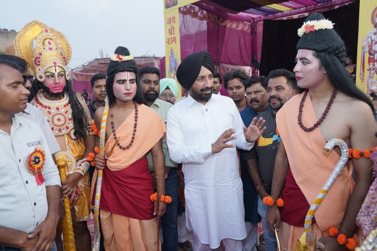 ਦੁਸਹਿਰੇ ਮੌਕੇ ਸੰਸਦ ਮੈਂਬਰ ਸਤਨਾਮ ਸਿੰਘ ਸੰਧੂ ਨੇ ਵੱਖ ਵੱਖ ਥਾਵਾਂ ‘ਤੇ ਹੋਏ ਪ੍ਰੋਗਰਾਮਾਂ ਵਿੱਚ ਕੀਤੀ ਸ਼ਿਰਕਤ