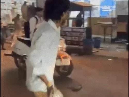 सोया चाप के 350 रूपए मांगना पड़ा मंहगा, दुकान मालिक और कारीगरों के साथ जमकर मारपीट, दुकान भी तोड़ी