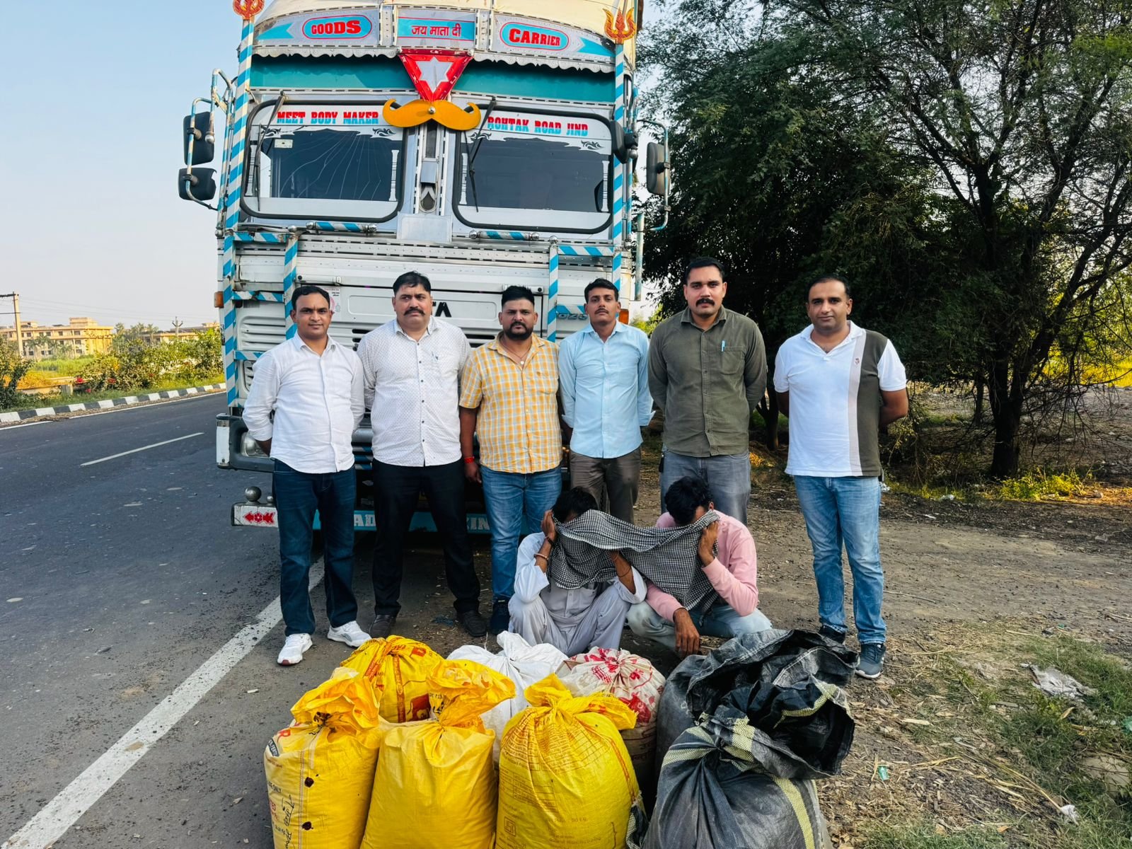 1 क्विंटल 16 किलो चूरा पोस्त समेत ट्रक चालक व साथी गिरफ्तार, 8 दिन के पुलिस रिमांड पर