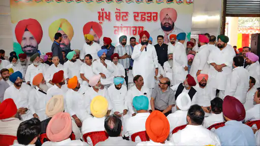 ਪੰਜਾਬ ਵਿੱਚ 5 ਮਹੀਨਿਆਂ ਬਾਅਦ ਇਕੱਠੇ ਦੇਖੇ ਗਏ ਆਸ਼ੂ ਅਤੇ ਵੜਿੰਗ, ਕਾਂਗਰਸੀ ਉਮੀਦਵਾਰ ਦੀ ਰੈਲੀ ਲਈ ਤਰਨਤਾਰਨ ਪਹੁੰਚੇ