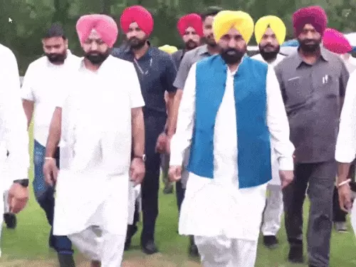 ਪੰਜਾਬ ਦੇ 71 ਅਧਿਆਪਕਾਂ ਨੂੰ ਸਟੇਟ ਐਵਾਰਡਾਂ ਨਾਲ ਕੀਤਾ ਜਾਵੇਗਾ ਸਨਮਾਨਿਤ, CM ਮਾਨ, ਸ੍ਰੀ ਆਨੰਦਪੁਰ ਸਾਹਿਬ ‘ਚ ਹੈਰੀਟੇਜ ਸਟਰੀਟ ਦਾ ਰੱਖਣਗੇ ਨੀਂਹ ਪੱਥਰ