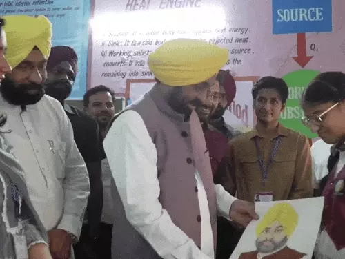 ਮੁੱਖ ਮੰਤਰੀ ਮਾਨ ਨੇ ਰੋਪੜ ਸਕੂਲ ਦਾ ਦੌਰਾ ਕੀਤਾ, ਪ੍ਰਬੰਧਾਂ ਦਾ ਕੀਤਾ ਨਿਰੀਖਣ