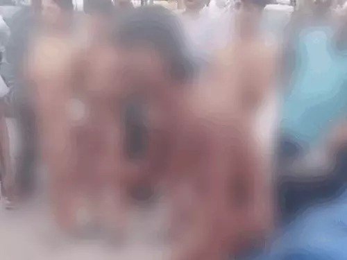 ਮੁਹਾਲੀ ‘ਚ ਬਿਸਕੁਟ ਚੋਰੀ ਕਰਨ ਦੀ ਇੰਨੀ ਸ਼ਰਮਨਾਕ ਸਜਾ, 5 ਮੁੰਡਿਆਂ ਨੂੰ ਨੰਗਾ ਕਰਕੇ ਕੁੱਟਿਆ, ਵੀਡੀਓ ਸੋਸ਼ਲ ਮੀਡੀਆ ‘ਤੇ ਵਾਇਰਲ