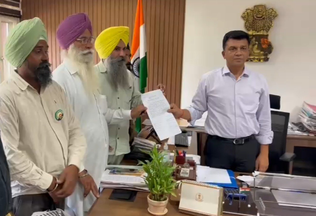 ਇਮੀਗ੍ਰੇਸ਼ਨ ਏਜੰਟ ਰਣਜੀਤ ਐਵਨਯੂ ‘ਤੇ 75 ਵਿਦਿਆਰਥੀਆਂ ਨੂੰ ਲੱਖਾਂ ਦੀ ਠੱਗੀ ਦਾ ਇਲਜ਼ਾਮ, ਏਜੰਟ ਲਾਇਸੰਸ ਦੀ ਹੋਵੇਗੀ ਜਾਂਚ