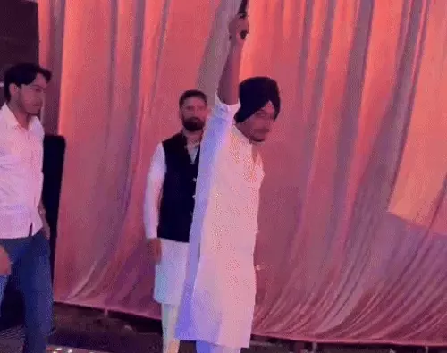 ਪੰਜਾਬ ‘ਚ ‘ਆਪ’ ਵਿਧਾਇਕ ਦੇ ਬੇਟੇ ਦੀ ਫਾਇਰਿੰਗ ਵੀਡੀਓ ਨੂੰ ਲੈ ਭੱਖਿਆ ਵਿਵਾਦ, ਵਿਆਹ ‘ਚ DJ ‘ਤੇ ਕੀਤੇ 2 ਫਾਇਰ