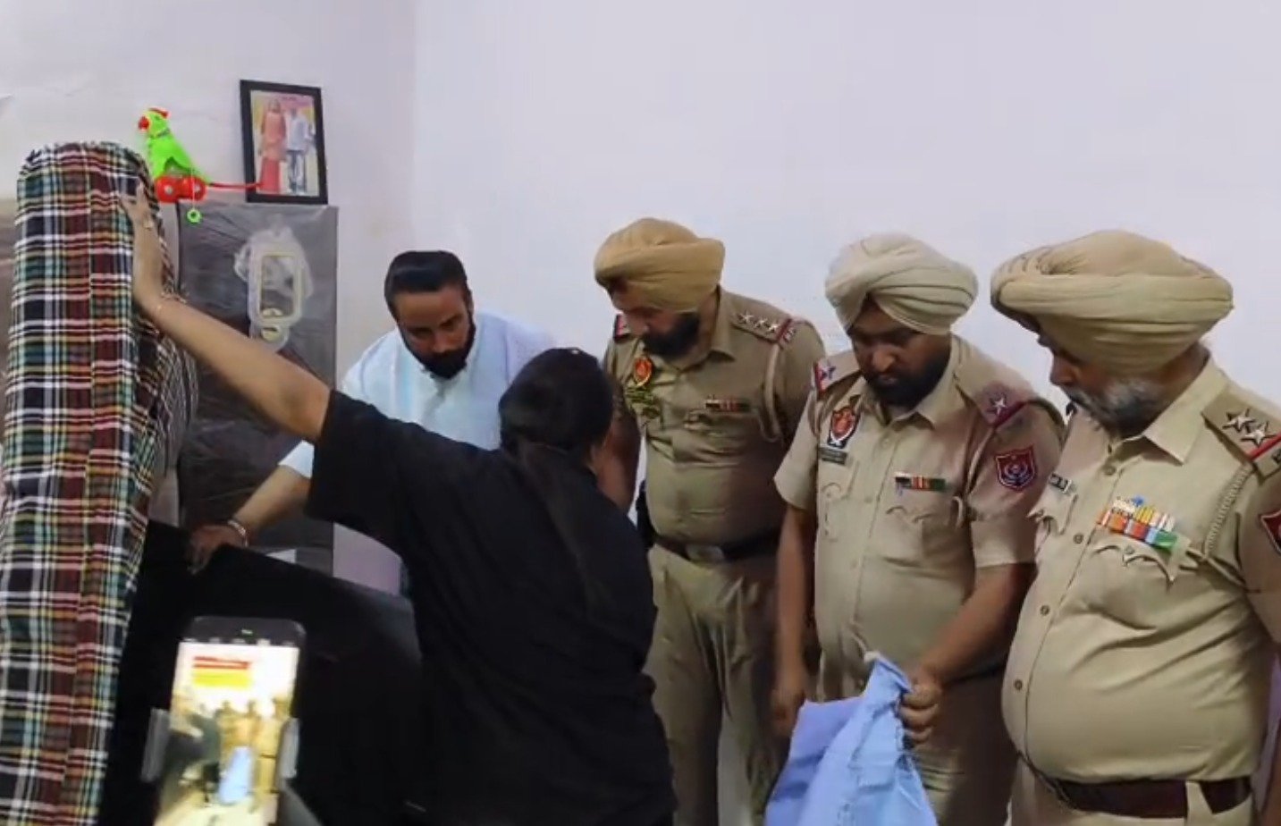 ਮੁਹਿੰਮ ‘CASO’ ਤਹਿਤ ਪੁਲਿਸ ਦੁਆਰਾ 50 ਘਰਾਂ ‘ਚ ਛਾਪੇਮਾਰੀ, 200 ਕਿਲੋ ਹੈਰੋਇਨ ਅਤੇ 2.5 ਕਰੋੜ ਰੁਪਏ ਦੀ ਡਰੱਗ ਮਨੀ ਕੀਤੀ ਬਰਾਮਦ