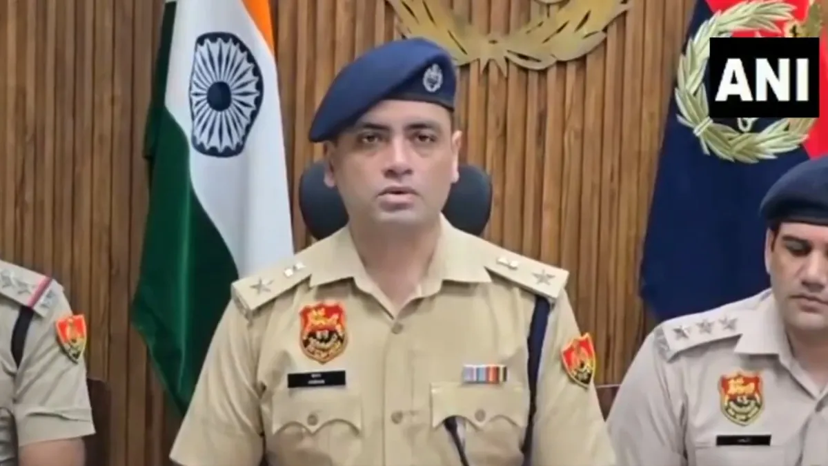 ਬਾਲੀਵੁੱਡ ਗਾਇਕ ਫਾਜ਼ਿਲਪੁਰੀਆ ‘ਤੇ ਗੋਲੀਬਾਰੀ: ਮੁੱਖ ਦੋਸ਼ੀ ਨੂੰ ਦਿੱਲੀ ਹਵਾਈ ਅੱਡੇ ਤੋਂ ਗ੍ਰਿਫਤਾਰ