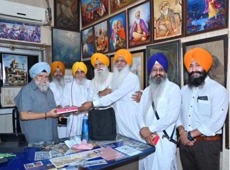 ਸ਼੍ਰੋਮਣੀ ਕਮੇਟੀ ਨੇ ਚੌਥੇ ਪਾਤਸ਼ਾਹ ਦੇ ਪ੍ਰਕਾਸ਼ ਪੁਰਬ ਸਬੰਧੀ ਦੁਕਾਨਦਾਰਾਂ ਨੂੰ ਦਿੱਤੇ ਸੱਦਾ ਪੱਤਰ