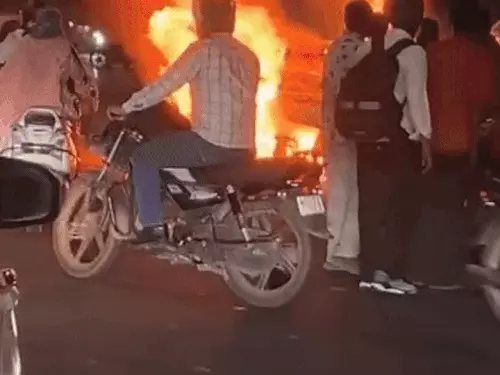 ਲੁਧਿਆਣਾ ਵਿੱਚ ਲਗਜ਼ਰੀ ਕਾਰ ਨੂੰ ਲੱਗੀ ਅੱਗ