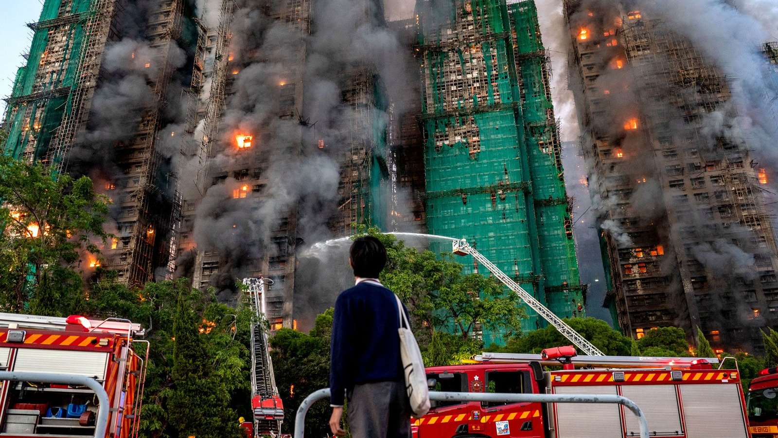 Hong Kong Building Fire: ਹਾਂਗ ਕਾਂਗ ਵਿੱਚ ਅੱਗ ਤੀਜੇ ਦਿਨ ਵੀ ਜਾਰੀ, 94 ਲੋਕਾਂ ਦੀ ਮੌਤ, 76 ਜ਼ਖਮੀ, 300 ਤੋਂ ਵੱਧ ਲਾਪਤਾ
