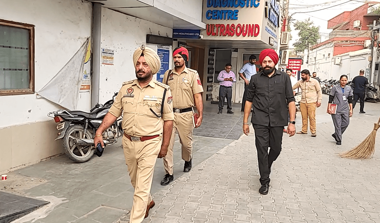 ਫਿਰੋਜ਼ਪੁਰ ਵਿੱਚ ਫਿਰ ਗੋਲੀਆਂ ਚੱਲੀਆਂ — ਤਾਰੀਖ ਭੁਗਤ ਕੇ ਵਾਪਸ ਆ ਰਹੇ ਨੌਜਵਾਨਾਂ ‘ਤੇ ਨਕਾਬਪੋਸ਼ਾਂ ਵੱਲੋਂ ਫਾਇਰਿੰਗ, ਇੱਕ ਜਖਮੀ