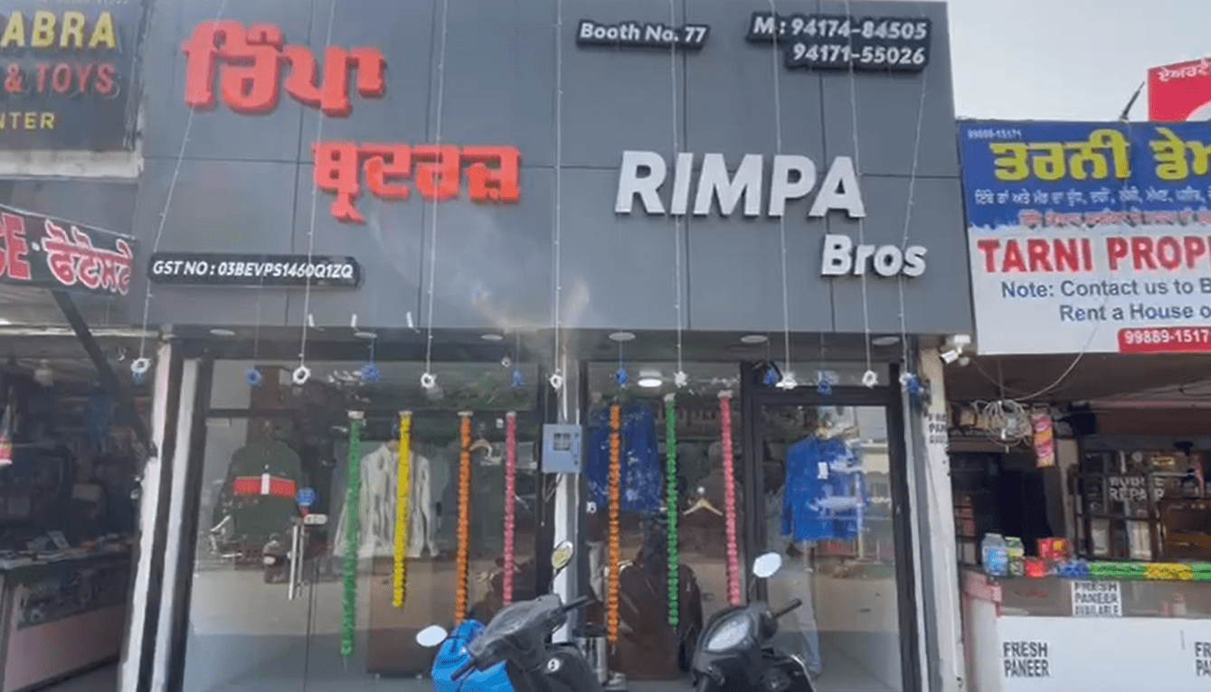 ਰੋਪੜ ਦੇ ਗਿਆਨੀ ਜੈਲ ਸਿੰਘ ਨਗਰ ‘ਚ ਕੱਪੜੇ ਦੀ ਦੁਕਾਨ ‘ਤੇ ਚੋਰੀ, 70 ਹਜ਼ਾਰ ਕੈਸ਼ ਤੇ ਮਹਿੰਗੇ ਕੱਪੜੇ ਲੈ ਚੋਰ ਫਰਾਰ