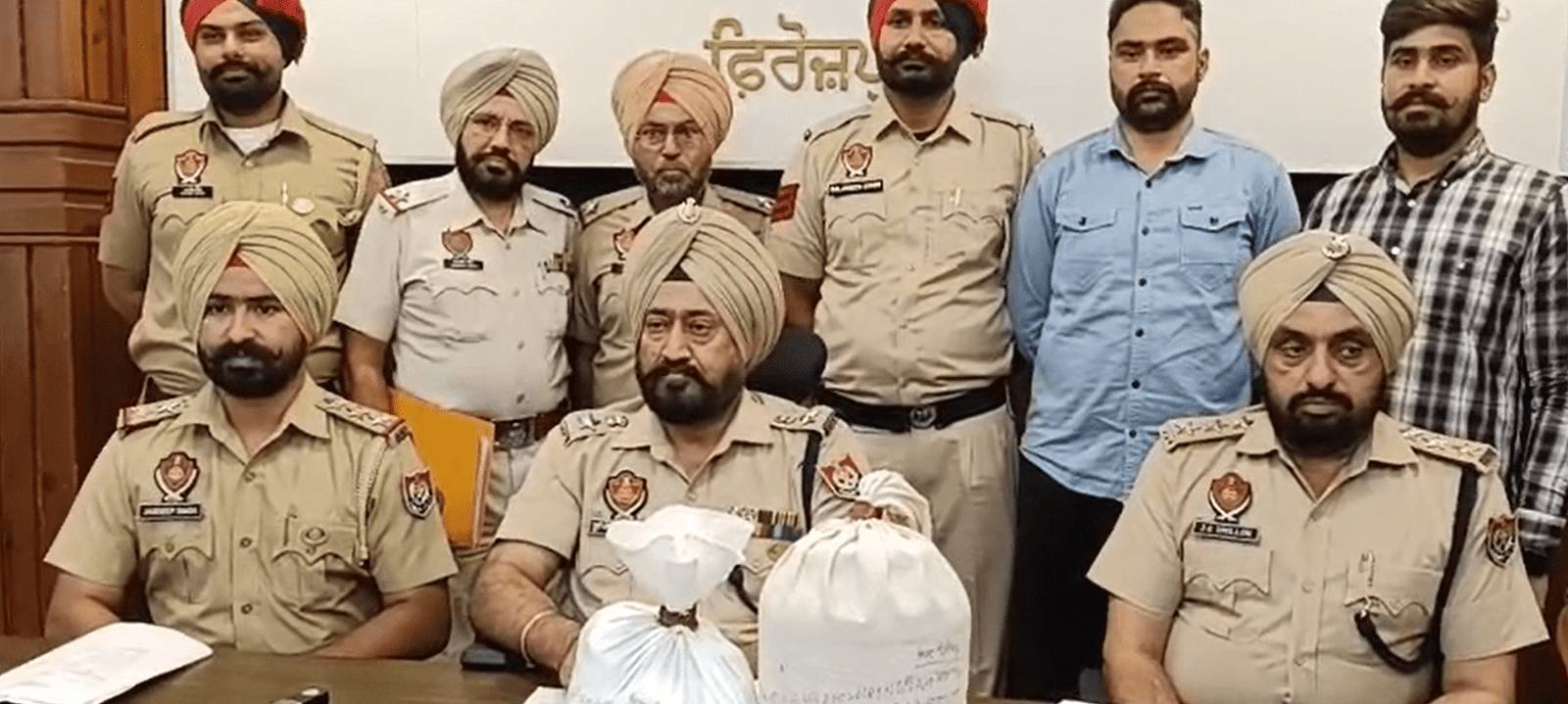 ਫਿਰੋਜ਼ਪੁਰ ਪੁਲਿਸ ਦੀ ਵੱਡੀ ਕਾਰਵਾਈ: 10 ਕਰੋੜ ਰੁਪਏ ਮੁੱਲ ਦੀ 2 ਕਿਲੋ ਹੈਰੋਇਨ ਨਾਲ ਨਸ਼ਾ ਤਸਕਰ ਗ੍ਰਿਫ਼ਤਾਰ — ਪਾਕਿਸਤਾਨ ਤੋਂ ਮੰਗਵਾਈ ਗਈ ਖੇਪ ਜ਼ਬਤ