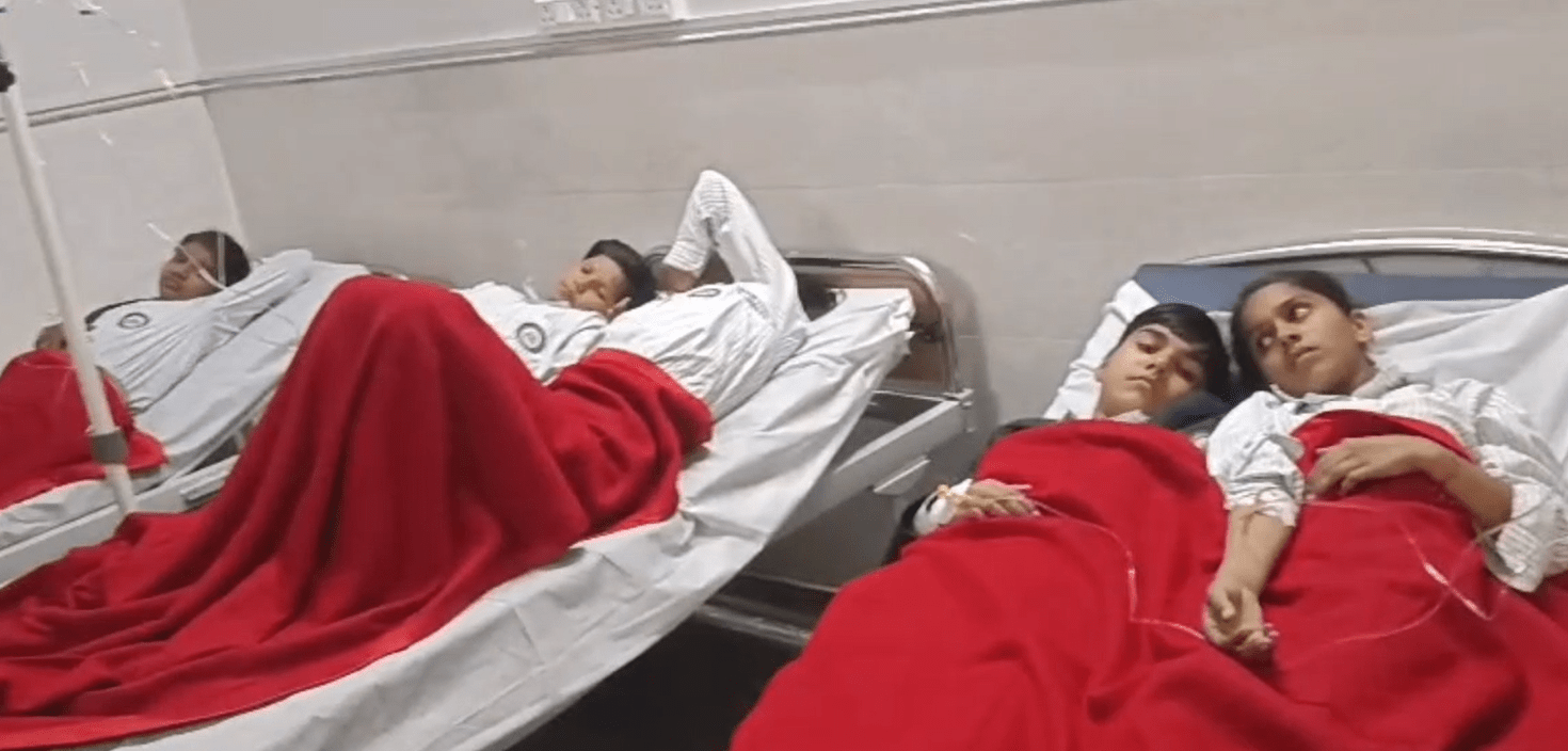 ਪਾਣੀਪਤ ਦੇ ਕਸਤੂਰਬਾ ਗਾਂਧੀ ਗਰਲਜ਼ ਸਕੂਲ ‘ਚ 13 ਵਿਦਿਆਰਥਣਾਂ ਬਿਮਾਰ—ਦਲੀਆ ਖਾਣ ਤੋਂ ਬਾਅਦ ਹਾਲਤ ਵਿਗੜੀ, ਫੂਡ ਪਾਇਜ਼ਨਿੰਗ ਦਾ ਸ਼ੱਕ