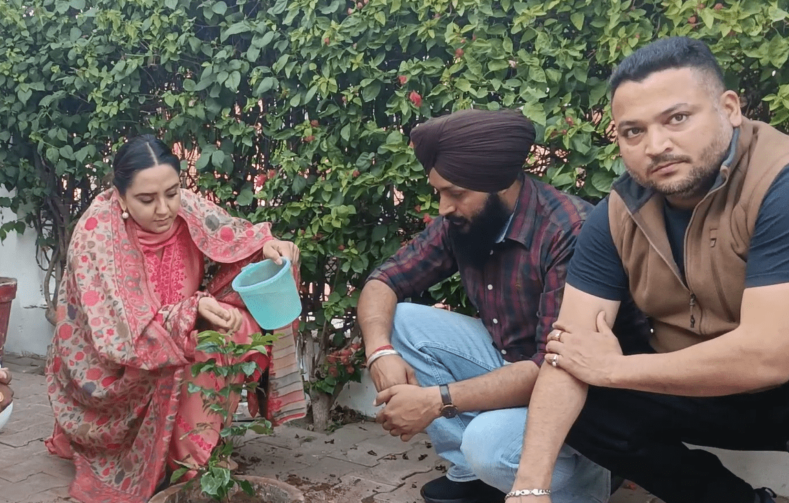 ਮੋਗਾ ਵਿਧਾਇਕ ਡਾ. ਅਮਨਦੀਪ ਕੌਰ ਅਰੋੜਾ ਨੇ ‘ਇਕ ਬੂਟਾ ਗੁਰੂ ਦੇ ਨਾਮ’ ਮੁਹਿੰਮ ਵਿੱਚ ਰੁੱਖ ਲਗਾ ਕੇ ਦਿੱਤਾ ਸੰਦੇਸ਼