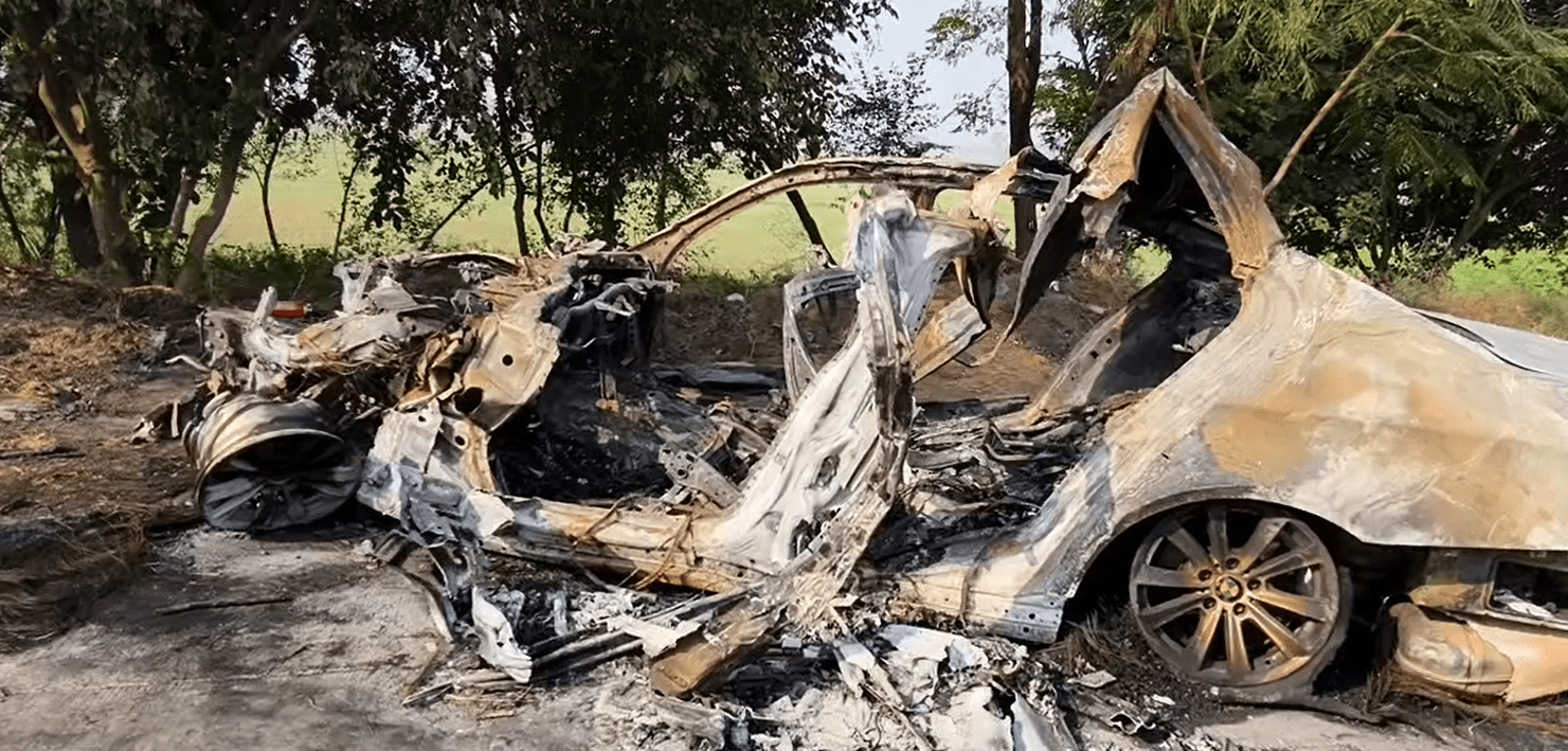 BMW ਕਾਰ ਦਾ ਭਿਆਨਕ ਐਕਸੀਡੈਂਟ, ਅੱਗ ਲੱਗਣ ਨਾਲ ਦੋ ਨੌਜਵਾਨਾਂ ਦੀ ਮੌਤ, ਤਿੰਨ ਜਖਮੀ