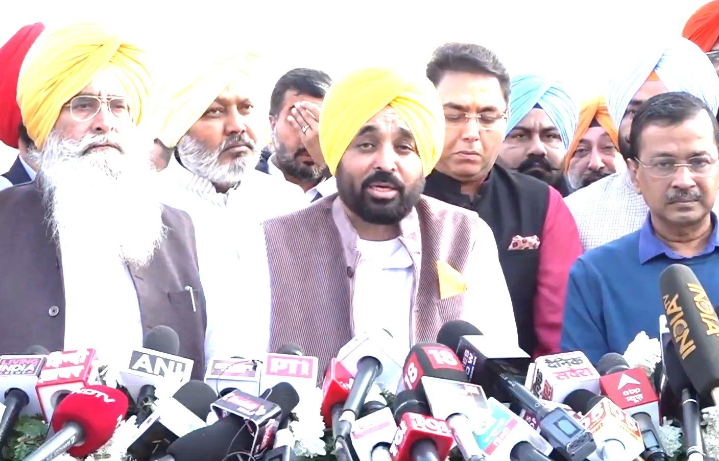 ਮੁੱਖ ਮੰਤਰੀ Bhagwant Mann ਨੇ ਮਸ਼ਹੂਰ ਬਾਲੀਵੁੱਡ ਐਕਟਰ ਧਰਮਿੰਦਰ ਦੇ ਦੇਹਾਂਤ ‘ਤੇ ਦੁੱਖ ਦਾ ਕੀਤਾ ਪ੍ਰਗਟਾਵਾ