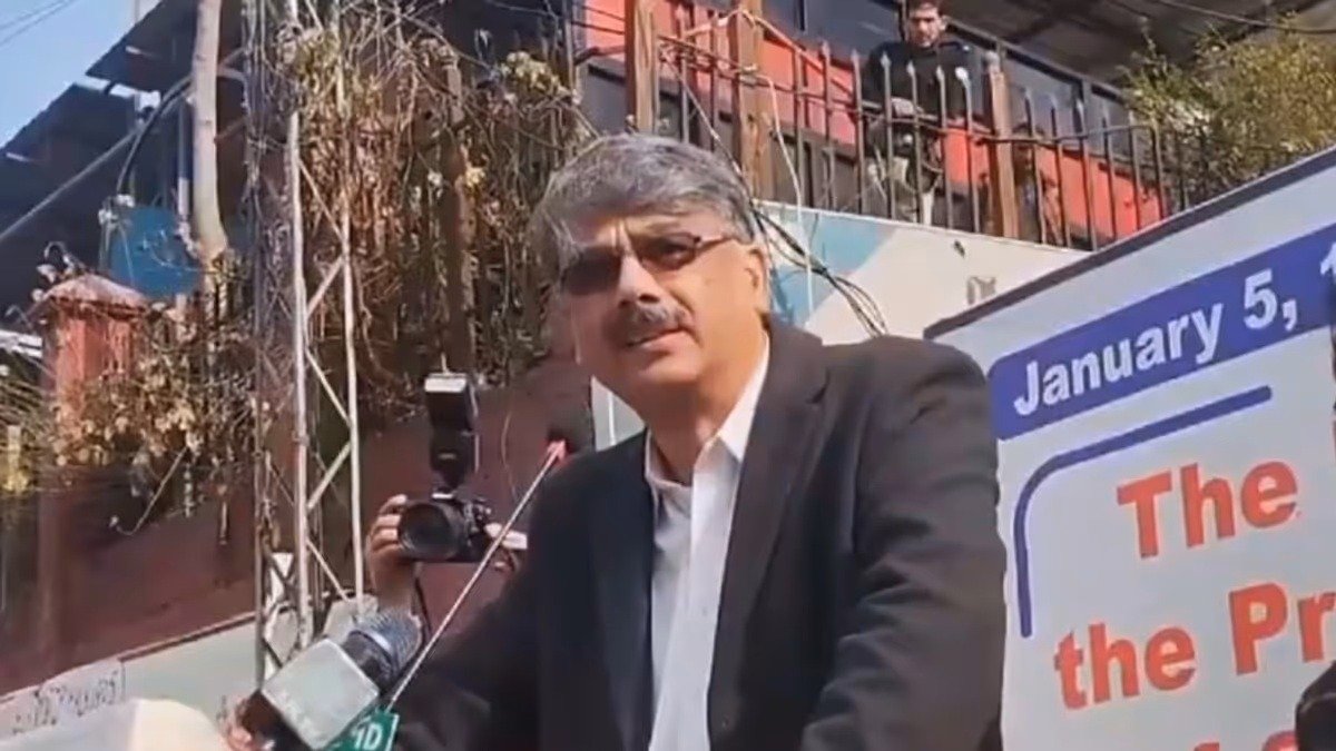 PAK नेता ने आतंकी हमलों पर कबूला सच, ‘हमने लाल किले से लेकर कश्मीर तक हमले किए…’ देखें वायरल वीडियो